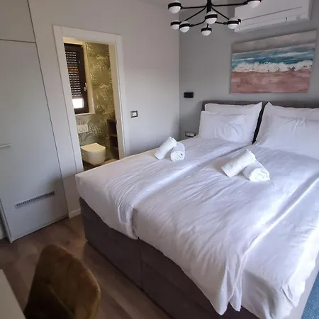Val22,villa 200 M From With Pool And Fitness * Funtana
